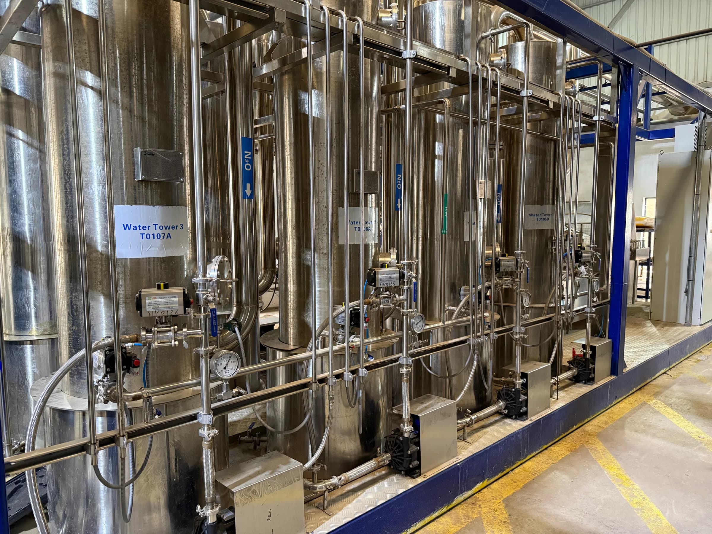 Vue large d’une ligne industrielle Gazmi de production de protoxyde d’azote